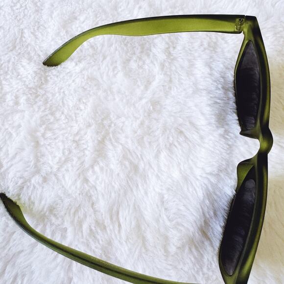 Lola Green Polycarbonate Sunglasses - Picture 4 of 12